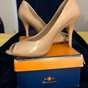 ⬇️⬇️Arturo Chiang nude 3.5 inch heels